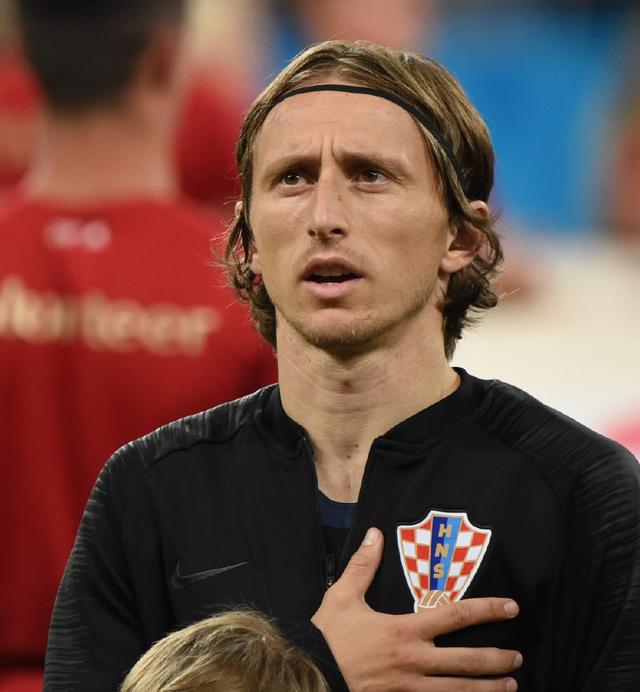 骑车危险行为引热议，功德木鱼再破碎