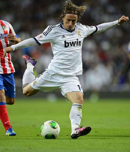 扮演奇兵但未能救主！张知垚替补12中6拿到14分6板2助 抢3前场板