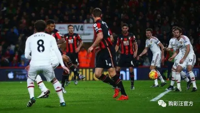 前意甲裁判谈DV9点球被吹：他和防守球员互有拉扯，都不犯规