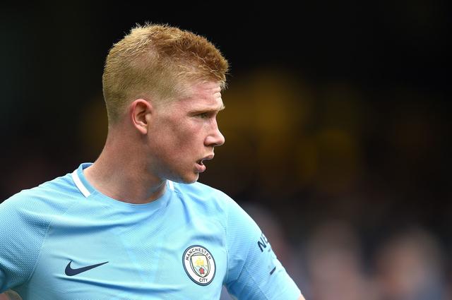 连续两赛季带不同球队欧战做客安菲尔德，阿隆索成历史第三人